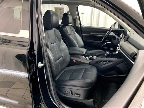 Used 2023 Kia Telluride EX w/ EX Captain's Chair Package AWD/4WD image 11
