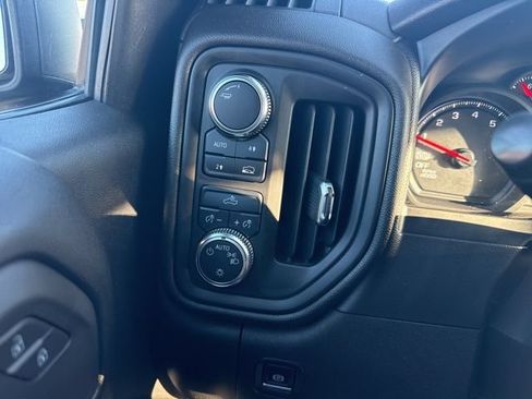 Used 2021 GMC Sierra 1500 4x4 Crew Cab w/ Sierra Value Package image 21
