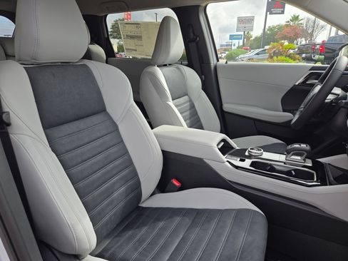New 2026 Mitsubishi Outlander SE FWD image 25