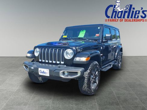 Used 2018 Jeep Wrangler Unlimited Sahara w/ Dual Top Group AWD/4WD image 1