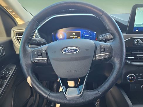 Used 2020 Ford Escape Titanium image 28