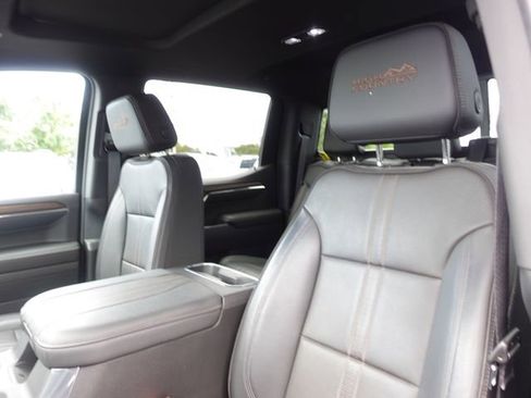 Used 2024 Chevrolet Silverado 1500 High Country w/ Technology Package AWD/4WD image 25