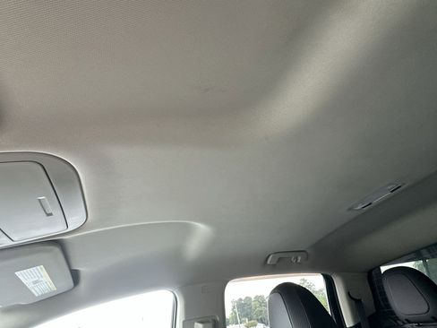 Used 2017 GMC Canyon SLE w/ All Terrain Package image 19