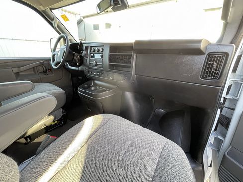 Used 2025 Chevrolet Express 3500 LT w/ LT Preferred Equipment Group RWD image 19