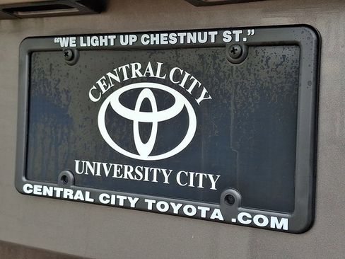 Used 2013 Toyota Sienna XLE image 33