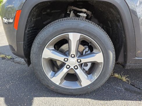 New 2026 Jeep Grand Cherokee Limited RWD image 24