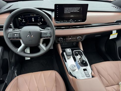 New 2025 Mitsubishi Outlander SEL image 9