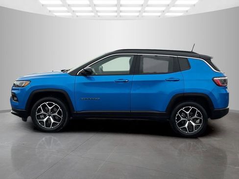 Certified 2025 Jeep Compass Limited image 4