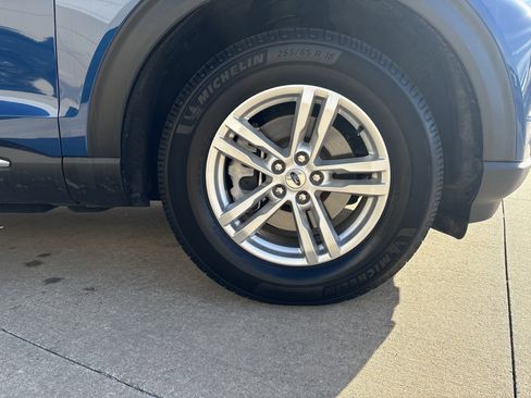 Used 2021 Ford Explorer XLT image 17