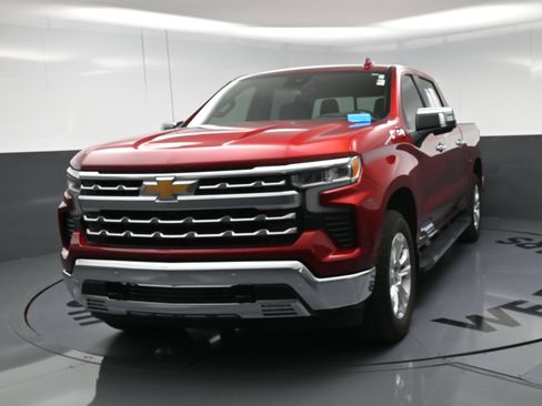 Used 2023 Chevrolet Silverado 1500 LTZ w/ LTZ Premium Package AWD/4WD image 11