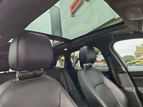 Used 2020 Jaguar F-PACE Premium AWD/4WD image 27