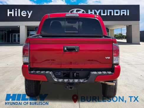 Used 2021 Toyota Tacoma TRD Off-Road AWD/4WD image 6