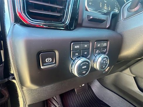 Used 2024 GMC Sierra 2500 AT4 w/ AT4 Premium Plus Package image 25