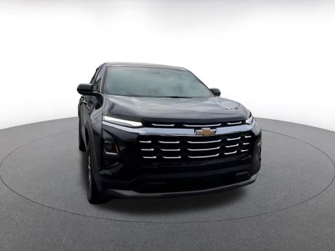 Used 2025 Chevrolet Equinox LT image 3