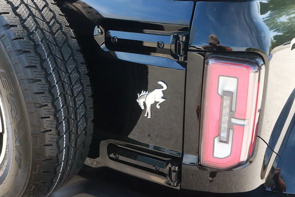 Used 2025 Ford Bronco Outer Banks AWD/4WD image 8