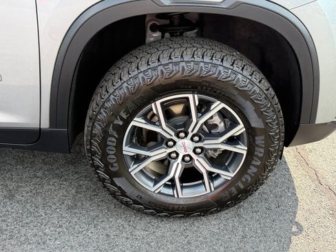 Used 2025 GMC Acadia AT4 AWD/4WD image 12