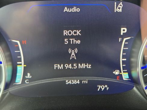 Used 2021 Chrysler Pacifica Touring w/ Uconnect Theater Family Group image 21