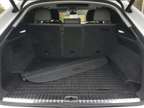 Used 2021 Audi Q8 Prestige w/ Prestige Package image 35