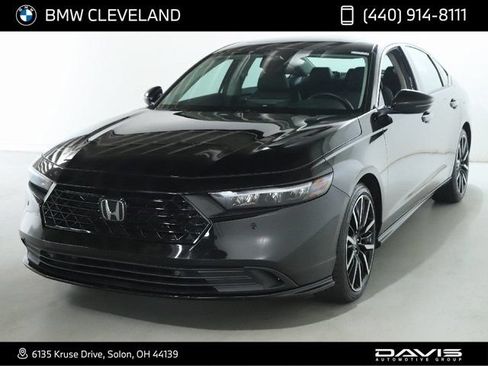 Used 2025 Honda Accord Touring image 1