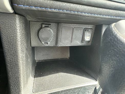 Used 2018 Toyota Corolla SE w/ SE Premium Package FWD image 19