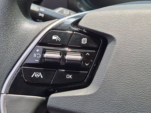 Used 2025 Kia Niro LX FWD image 20
