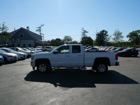 Used 2018 GMC Sierra 1500 SLE w/ SLE Value Package AWD/4WD image 7