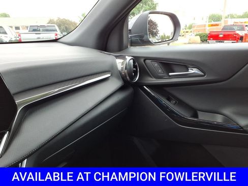 Used 2025 Chevrolet Equinox LT AWD/4WD image 26