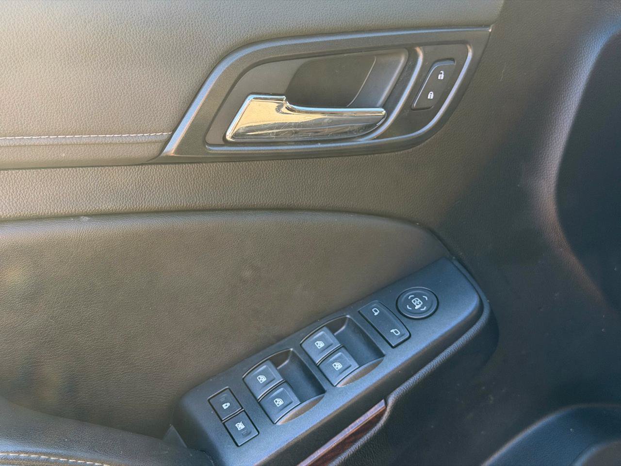 Used 2020 GMC Yukon SLE w/ SLE Value Package AWD/4WD image 15