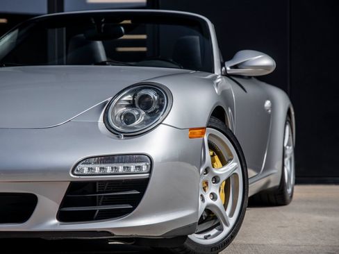 Used 2010 Porsche 911 Carrera S RWD image 18