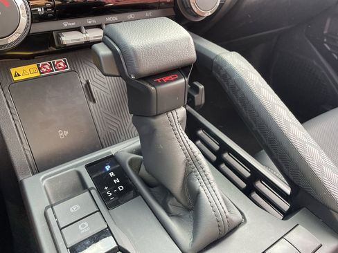 Used 2025 Toyota 4Runner TRD Off-Road Premium image 5