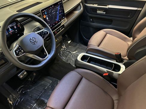 New 2025 Volkswagen ID. Buzz Pro S image 9