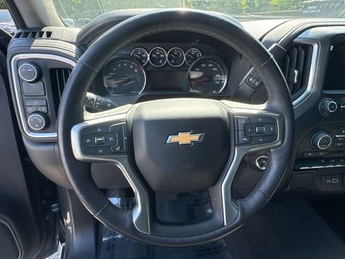 Used 2022 Chevrolet Silverado 1500 LT RWD image 16