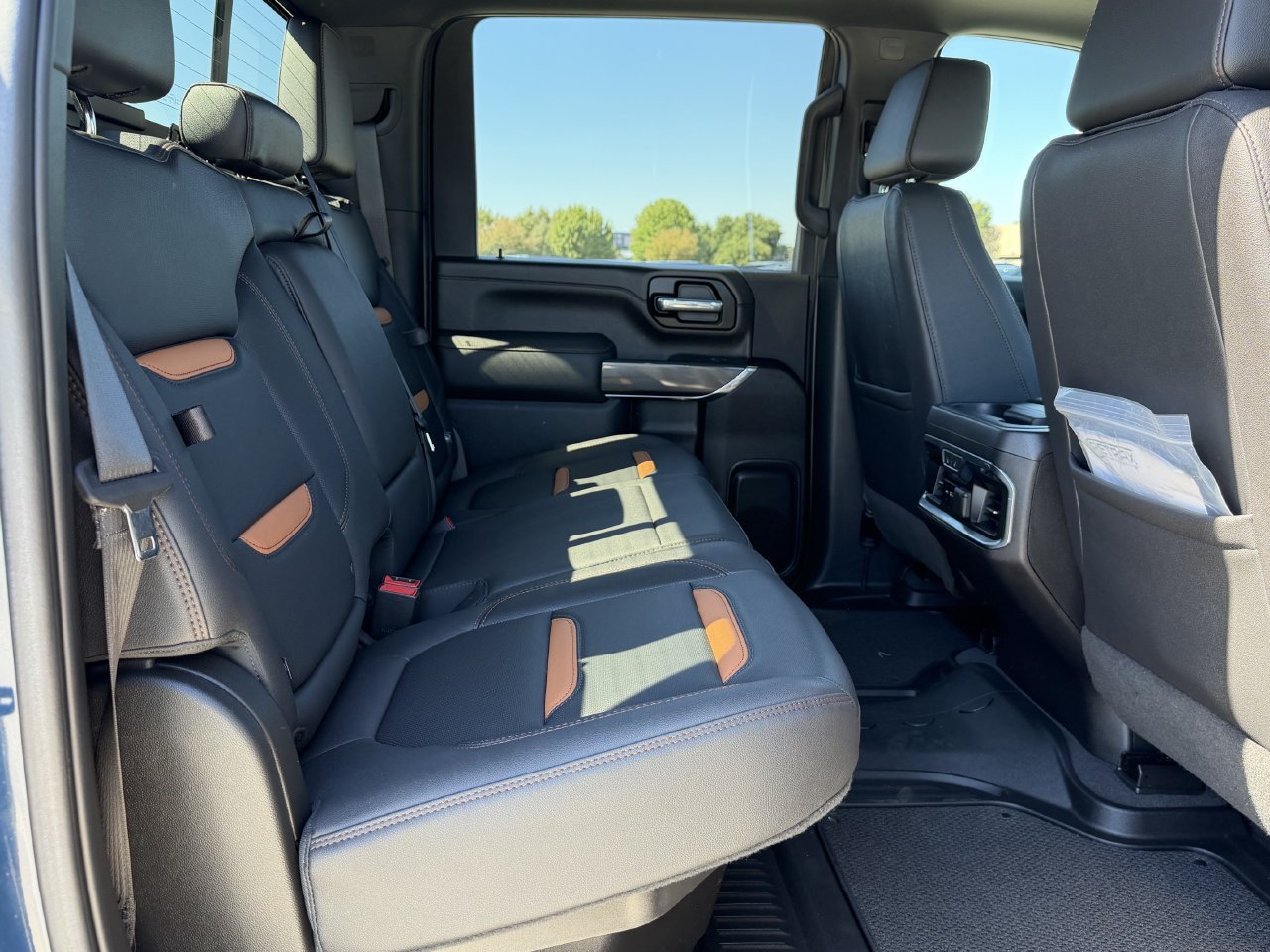 Used 2023 GMC Sierra 3500 AT4 w/ AT4 Premium Plus Package AWD/4WD image 28