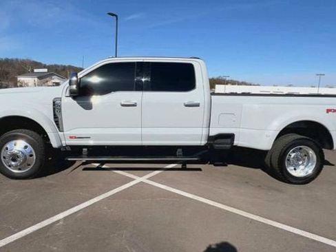 Used 2025 Ford F450 Platinum w/ Platinum Plus Package image 5