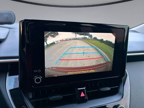 Used 2024 Toyota Corolla LE FWD image 22