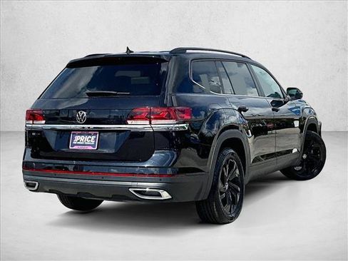 Used 2023 Volkswagen Atlas SE w/ Black Wheel Package FWD image 2