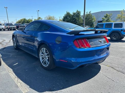 Used 2017 Ford Mustang Coupe RWD image 6