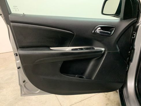 Used 2019 Dodge Journey SE w/ Premium Group image 6