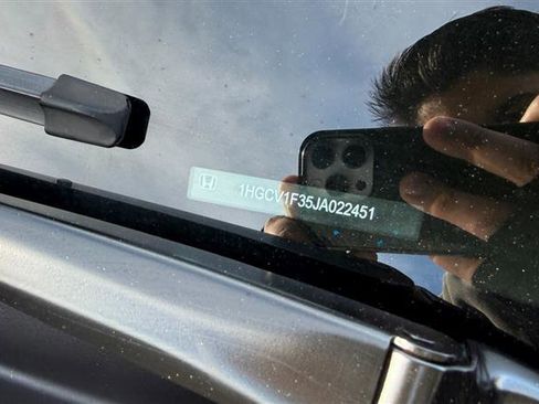 Used 2018 Honda Accord Sport image 3