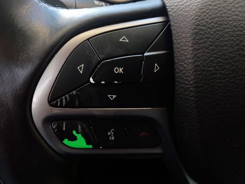 Used 2019 Jeep Cherokee Limited FWD image 11