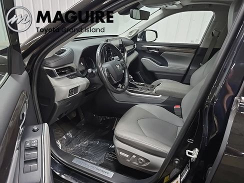 Used 2020 Toyota Highlander Limited AWD/4WD image 33