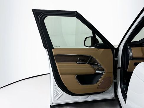 New 2026 Land Rover Range Rover SE image 11