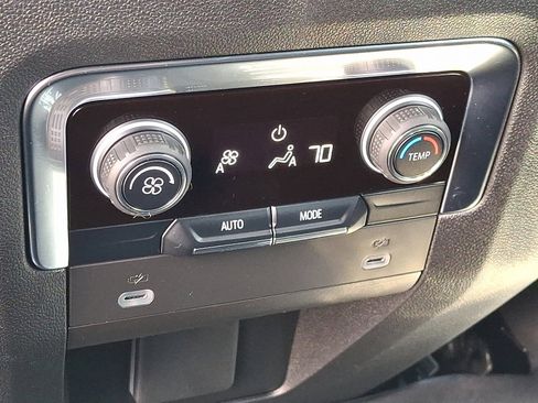 Used 2024 Chevrolet Suburban LS image 12