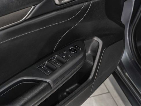 Used 2018 Honda Civic EX-L image 34