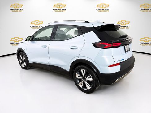 Used 2022 Chevrolet Bolt EUV LT w/ Convenience Package image 5