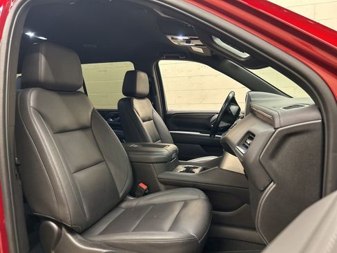 Used 2022 Chevrolet Tahoe Z71 w/ Luxury Package image 12