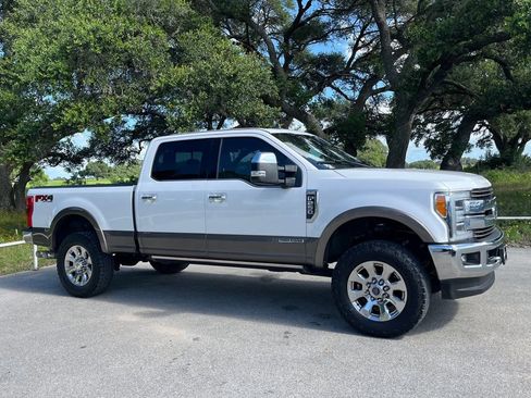 Used 2019 Ford F250 King Ranch w/ King Ranch Ultimate Package AWD/4WD image 3