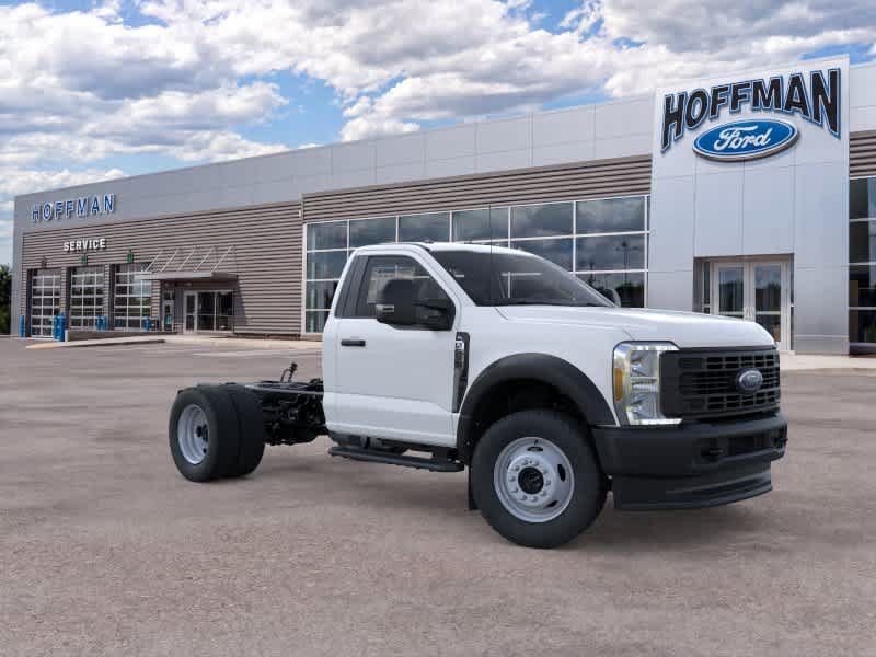 Used 2025 Ford F550 4x4 Regular Cab Super Duty image 2
