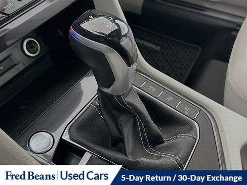 Used 2022 Volkswagen Tiguan SEL R-Line AWD/4WD image 19
