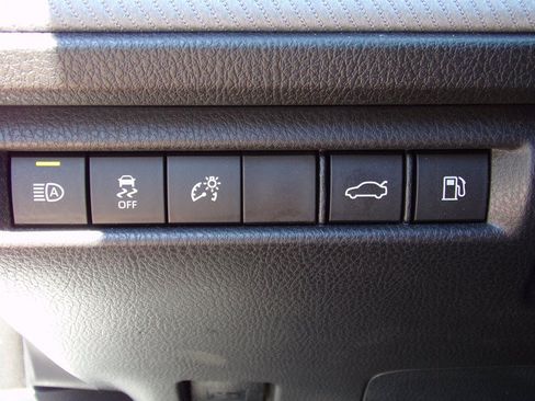 Used 2025 Toyota Camry SE FWD image 40